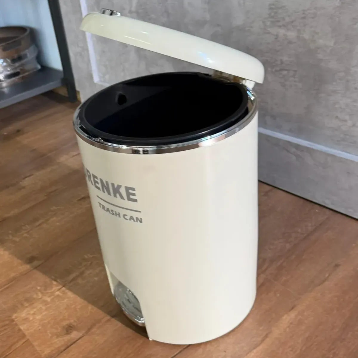 Cesto de basura cilíndrica con doble apertura mediana