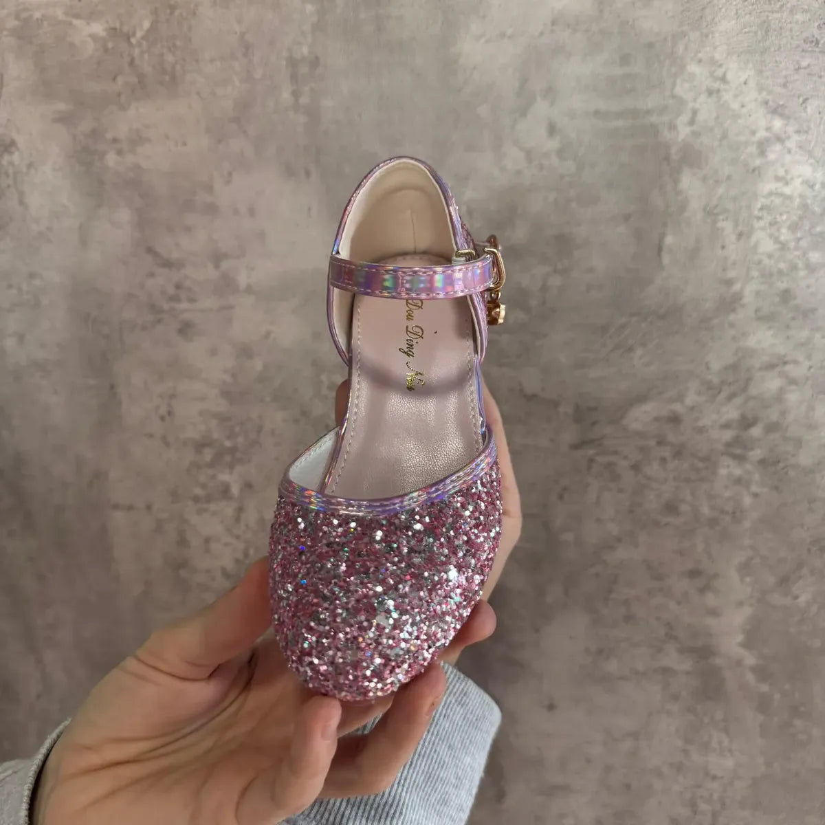 Zapatos con tacos para niñas con brillos